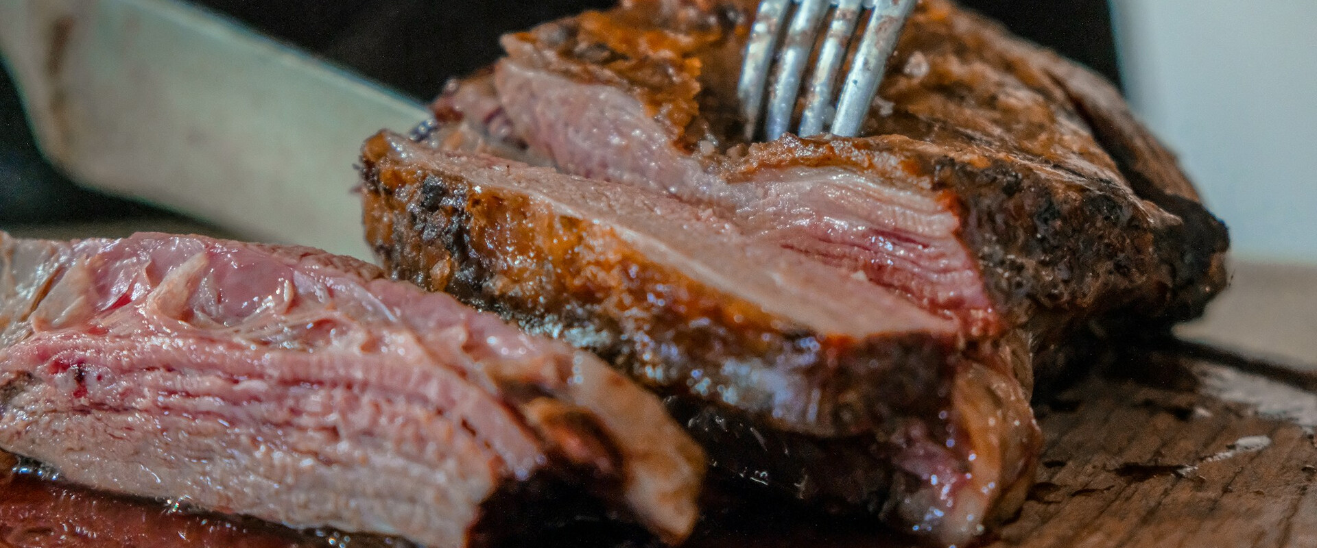 Clásico vacío de todos los domingos, el mejor asado lo hace mi viejo. :)

The classic roast of every Sunday. My dad makes the best roast of Argentina. :)